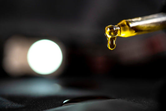 Huile de CBD Broad Spectrum vs Full Spectrum : Les principales différences pour des bénéfices émotionnels optimaux